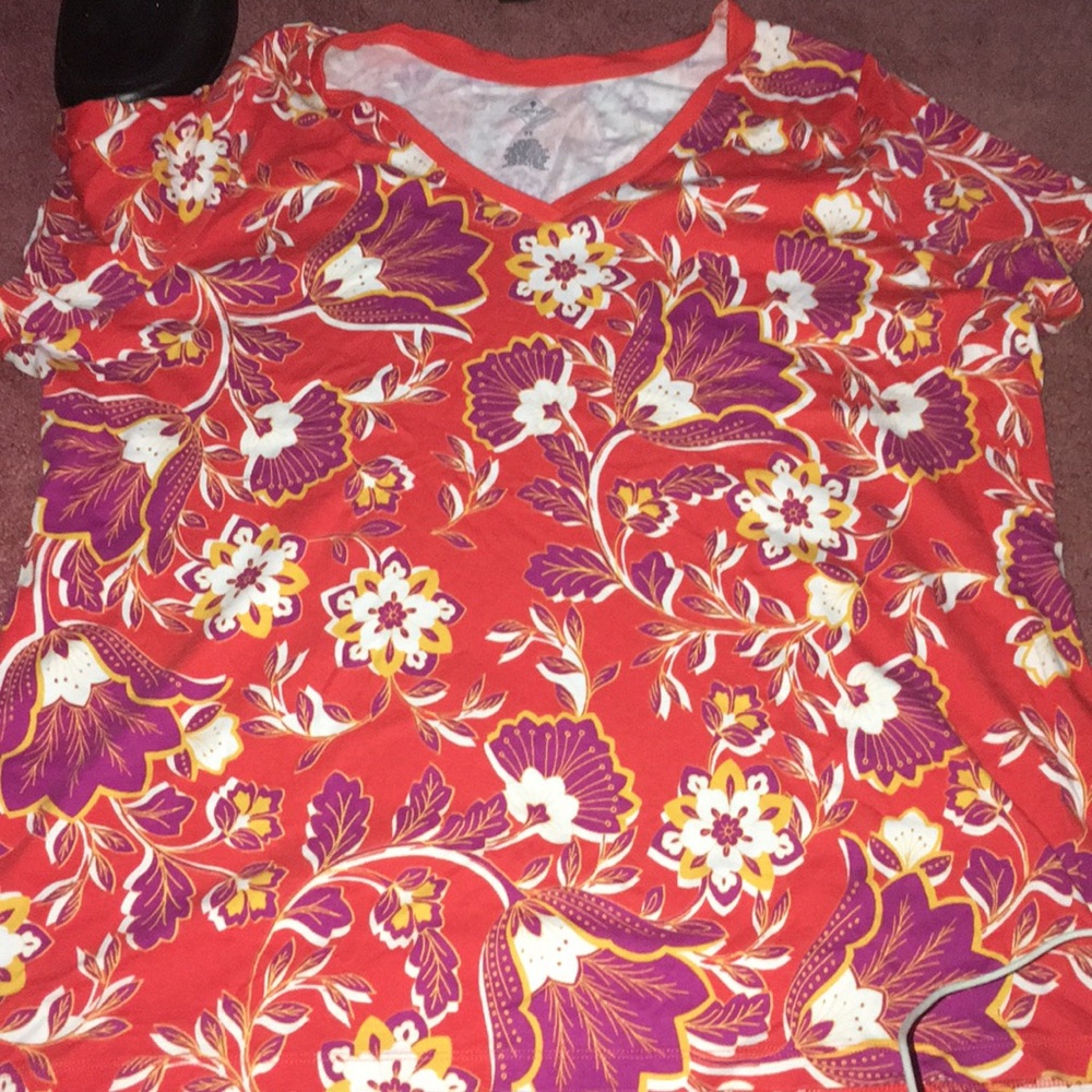 Multi Color St John’s Bay T shirt